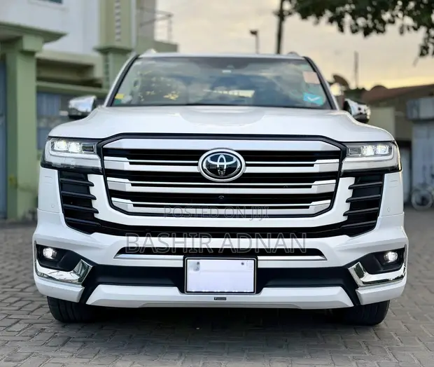 Toyota Land Cruiser LC300 ZX 2024 Nyeupe - 1