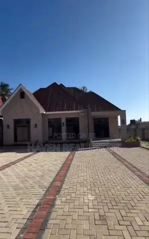 4 Bedroom Modern House for Sale in Bunju