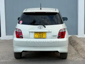 Toyota IST 2005 - White
