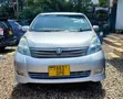 Toyota Isis 2005 Nyeupe - 1