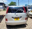 Toyota Isis 2005 Nyeupe - 2
