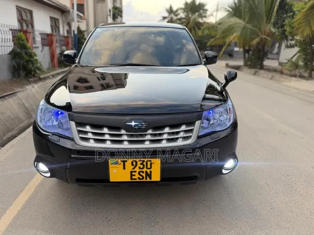 Subaru Forester 2010 Black - 1
