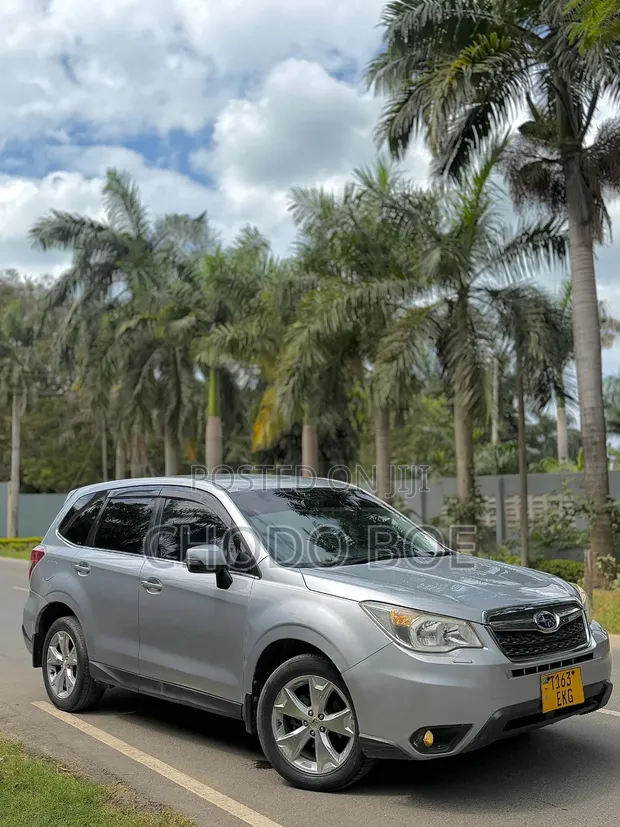 Subaru Forester 2014 Silver - 1