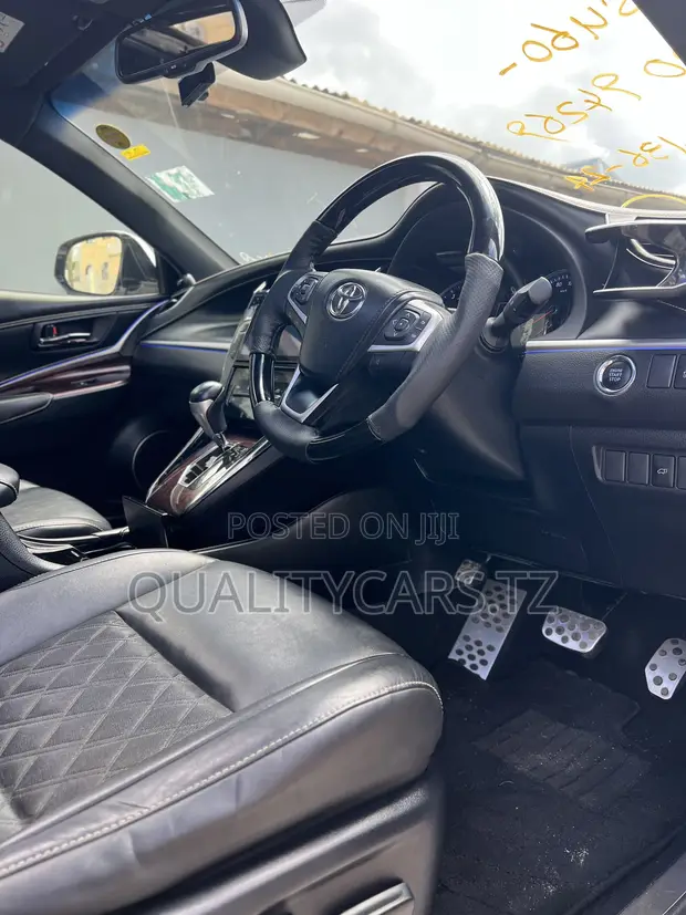 Toyota Harrier 2016 Pearl White - 1