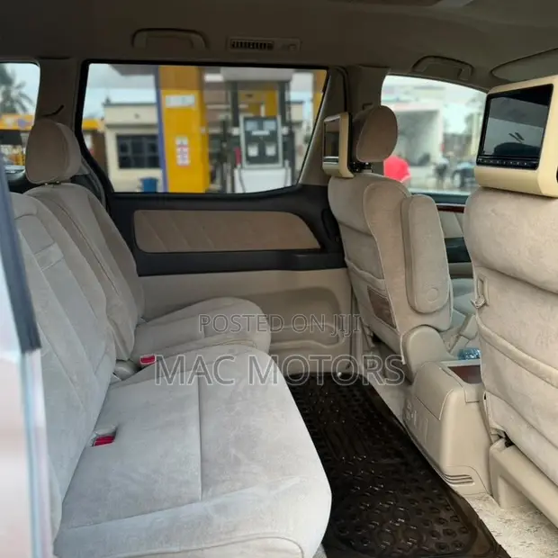 Toyota Alphard 2005 Silver - 1