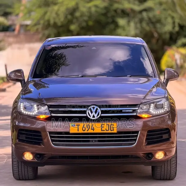 Volkswagen Touareg 2014 Hybrid SUV - 1