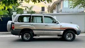 Toyota Land Cruiser GX 105 2002 Silver