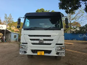 CNHTC Howo Tipper 2015 Nyeupe