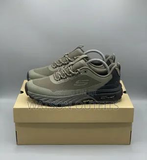 Skechers Men's Leather Sneakers - Brand New