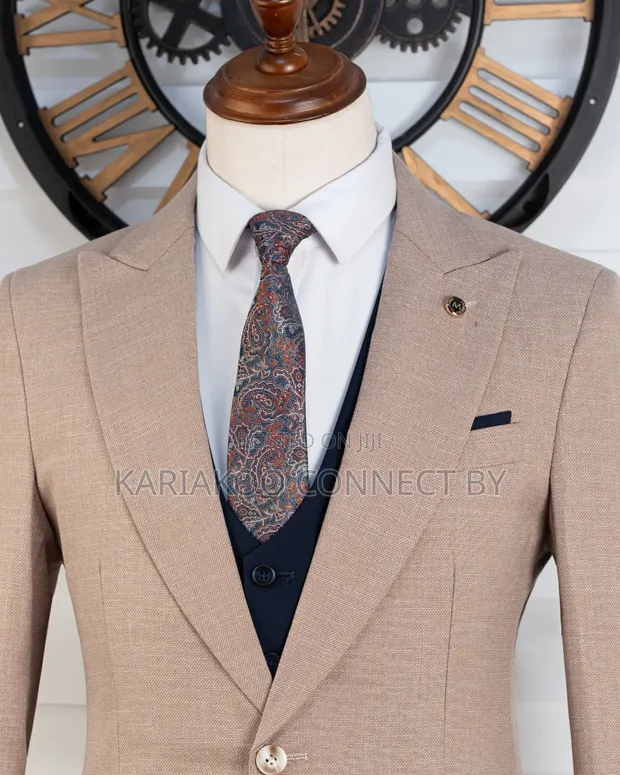 Modern Slim-Fit Suit for Men - 1