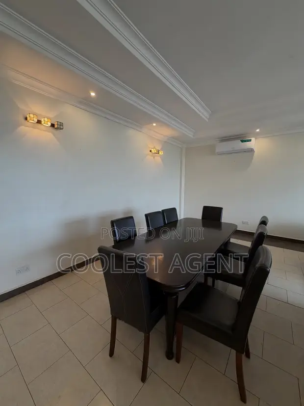 Furnished 4-Bedroom Apartment for Rent in Oyster Bay - 1