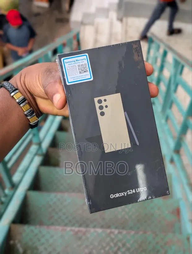 Samsung Galaxy S24 Ultra 256GB Mpya Rangi ya Dhahabu - 1