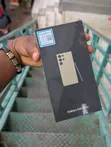 Samsung Galaxy S24 Ultra 256GB Mpya Rangi ya Dhahabu - 5