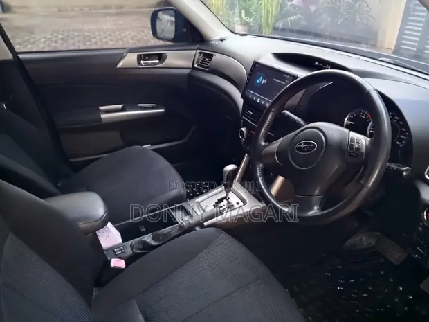 Subaru Forester 2011 Black - 1