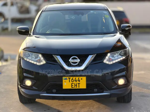 Nissan X-Trail 2015 Black - 1