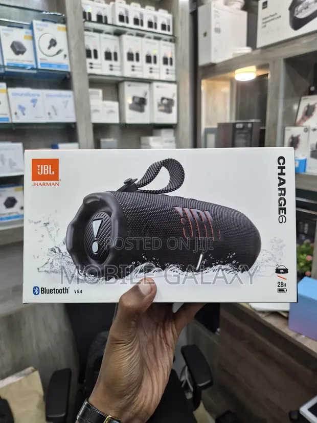 Black JBL Charge 6 - 1