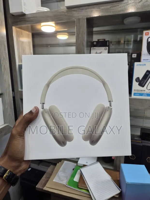 Apple AirPods Max - Starlight - 1