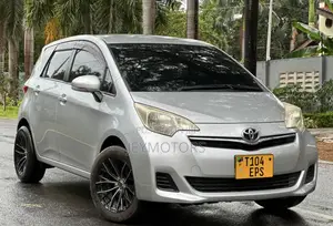 Toyota Ractis 2012 Nyeupe