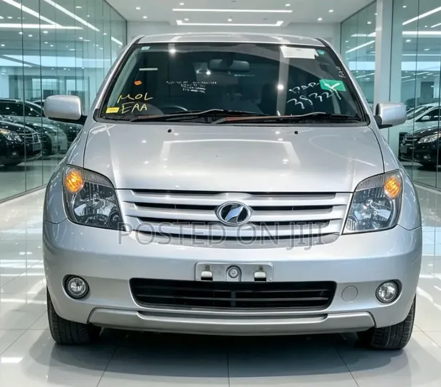 Toyota IST 2005 Silver - 1