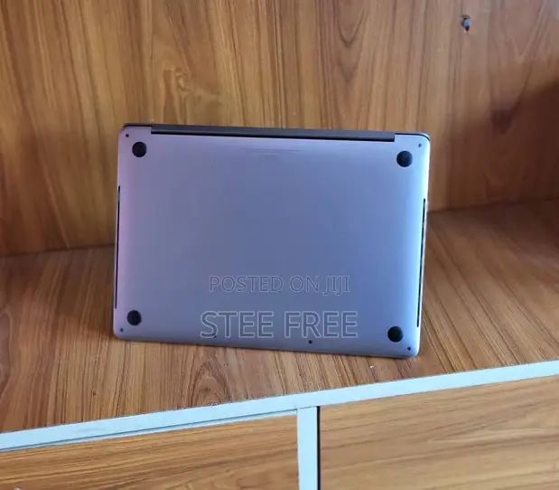 Apple MacBook Pro 2020 13" Intel Core i5 8GB RAM 256GB SSD - 1