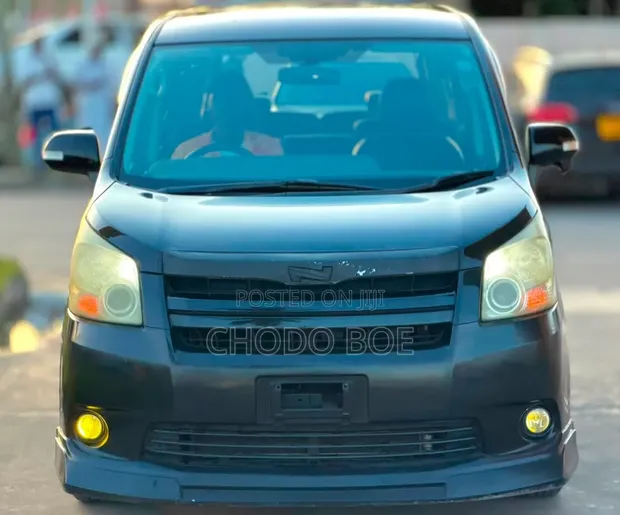 Toyota Noah 2009 Black - 1