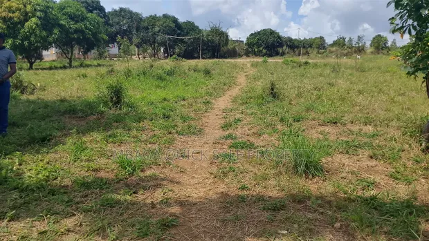 Eneo la Ardhi 4260 SQM kwa Ajili ya Kuuzwa Madale Msigani - 1