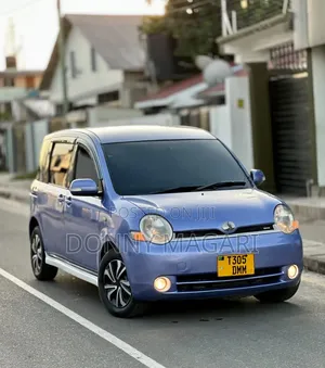 Toyota Sienta 2005 Bluu