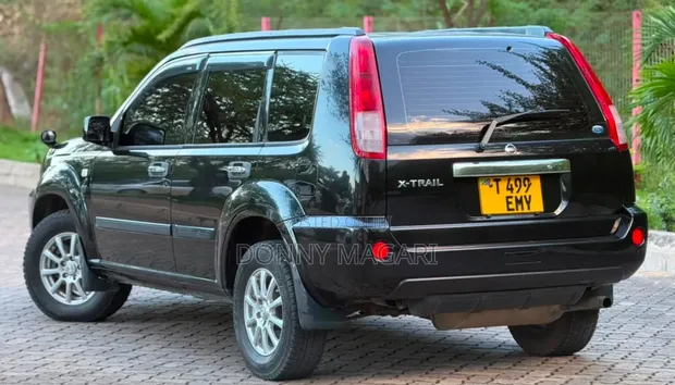 Nissan X-Trail 2006 Black - 1