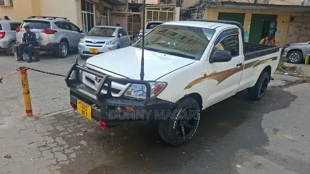 Toyota Hilux 2006 Single Cabin Pickup - 1
