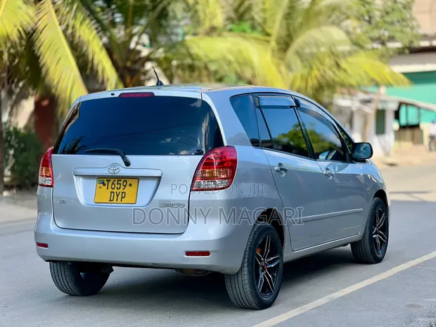 Toyota Corolla Spacio 2003 Silver - 1
