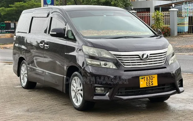 Toyota Vellfire 2009 - 1