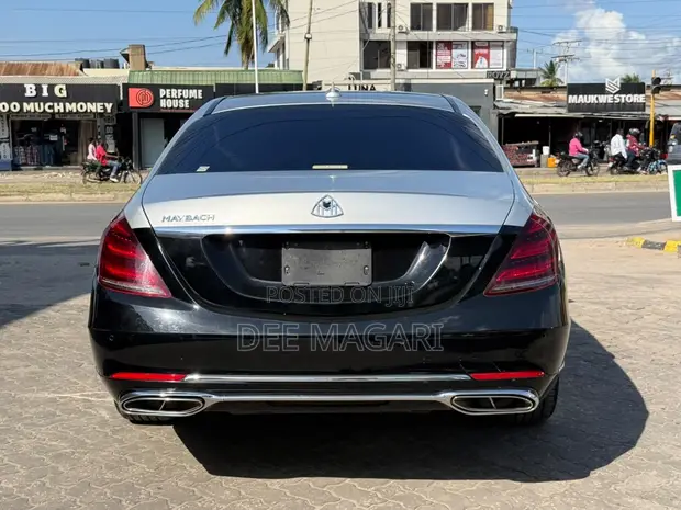 Mercedes-Benz E200 2014 Nyeusi - 1