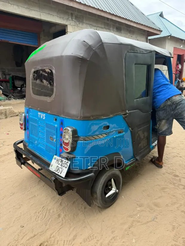 TVS Apache 160 4V 2025 Blue - 1