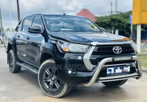 Toyota Hilux Revo Smart Cab 2.4 Diesel RWD 2021
