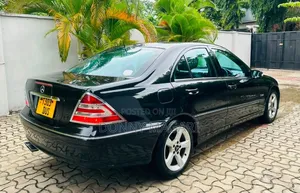 Mercedes-Benz E250 2006 Nyeusi
