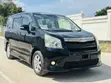 Toyota Noah 2.0 143hp FWD (8 Seater) 2010 Black - 2