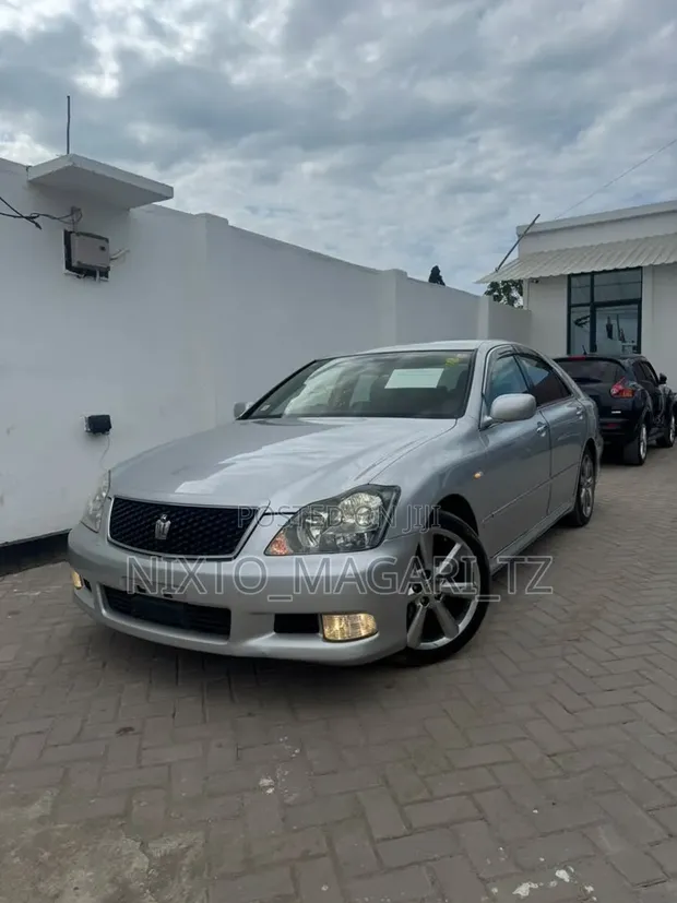 Toyota Crown 2006 Silver - 1
