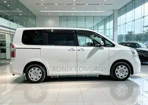Toyota Noah 2010 - New Model (X)