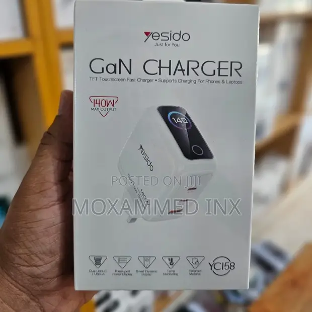 Yesido 140W GaN Charger (2x USB-C, 1x USB-A) - 1