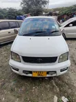 Toyota Noah SR 2005 White - 1