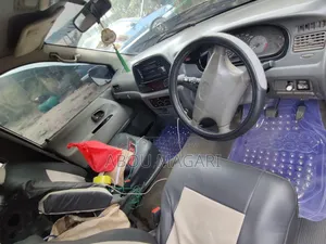Toyota Noah SR 2005 White
