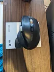Ugreen M751 Ergonomic Wireless & Bluetooth Mouse - 4