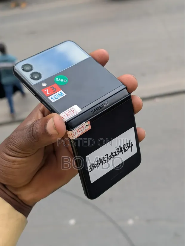 Samsung Galaxy Z Flip 3 256GB Black - 1