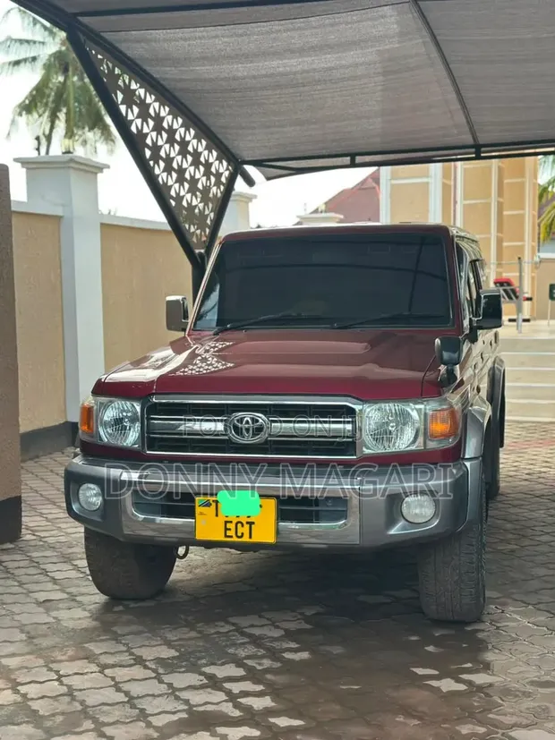 Toyota Land Cruiser LX 79 Series 2016 - 1