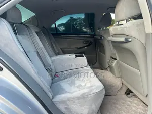 Toyota Crown Royale 2005 - Pearl