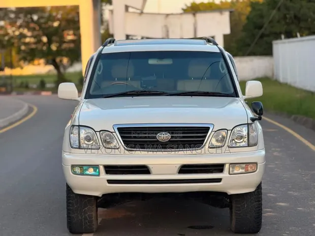 Toyota Land Cruiser VX 2001 White - 1