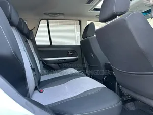 Suzuki Escudo 2008 Nyeupe
