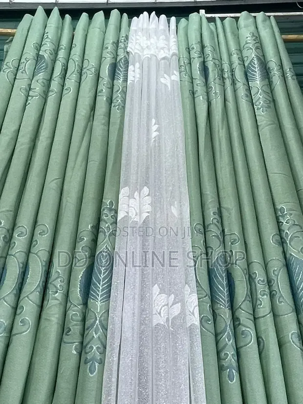 3-Piece Luxury Jacquard Curtain Set - 1