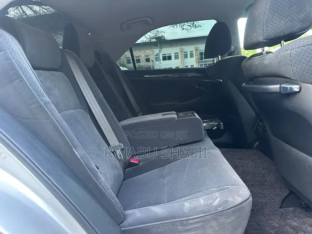 Toyota Crown Athlete 2006 Silver - 1