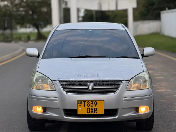 Toyota Premio 2004 Silver - 1